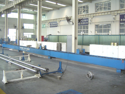 Xugong Group Hydraulic Parts Factory Oil Cylinder Cylinder Mounting Machine